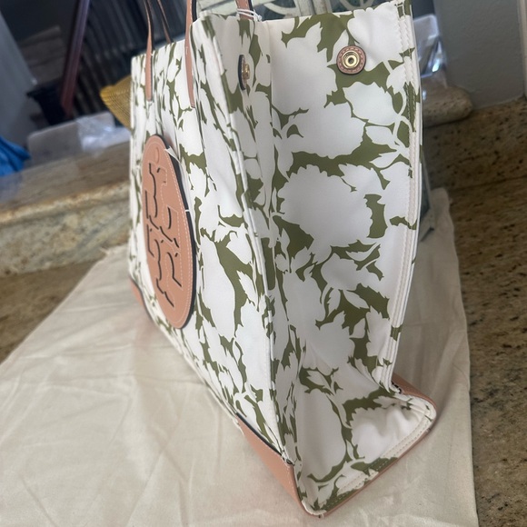 New Tory Burch Ella printed nylon large tote - Picture 5 of 9